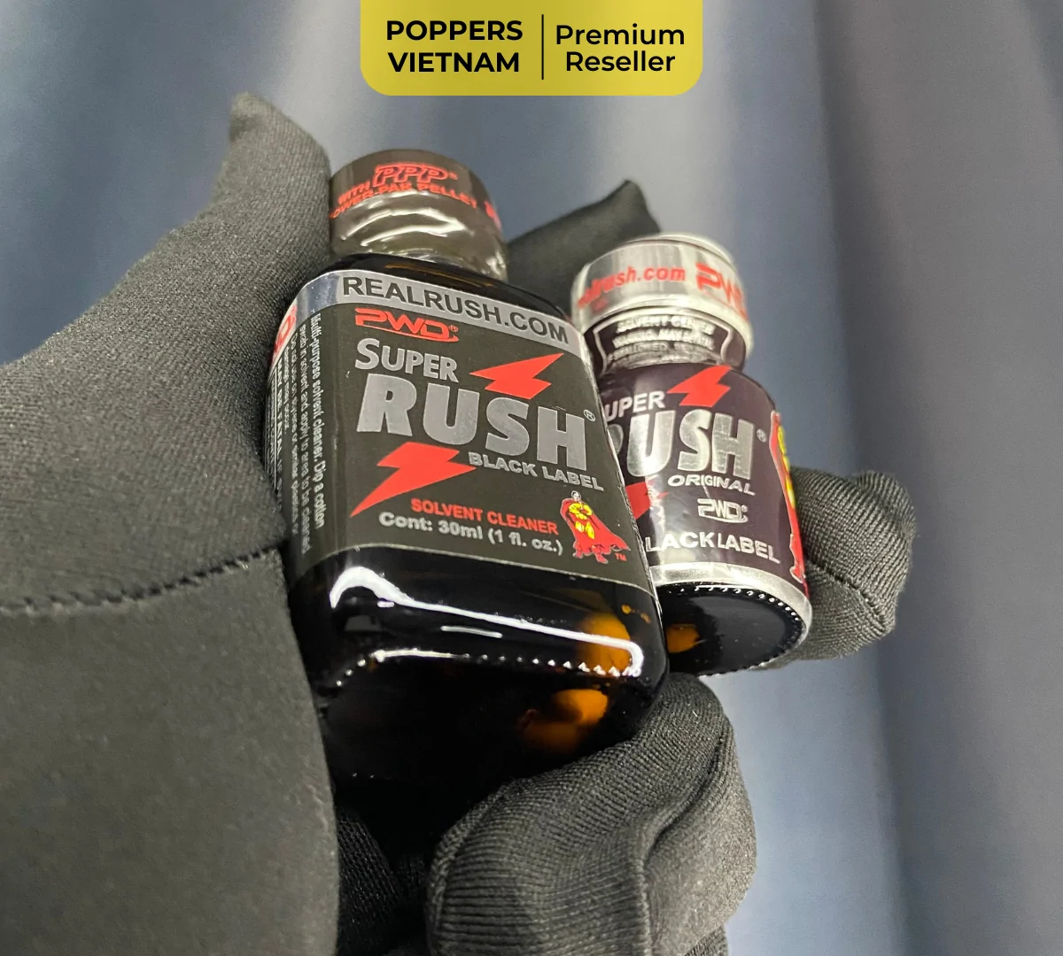 Tay cầm combo poppers Black Rush 10ml và 30ml – phiên bản cổ điển dễ sử dụng