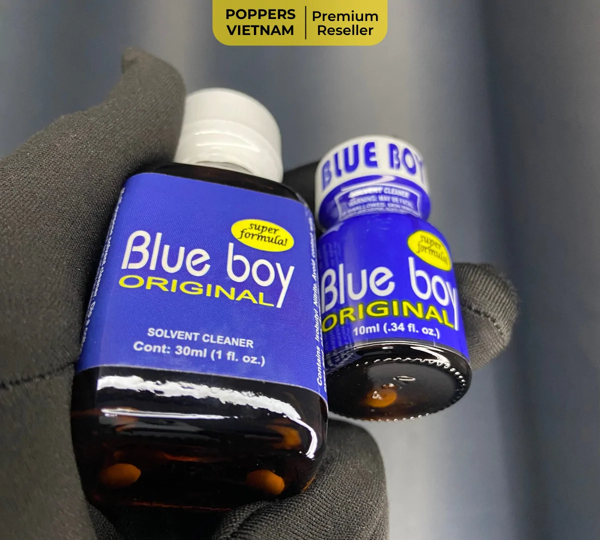 Combo 2 chai popper Blueboy 10ml và 30ml tại Poppers Việt Nam - chi nhánh TP. Hồ Chí Minh. Sản phẩm có đặc điểm nổi bật: Hương thơm dịu nhẹ, phù hợp với những ai thích cảm giác thư giãn, dễ chịu; Cảm giác lên nhanh và mượt, lan tỏa nhanh chóng nhưng rất êm ái, không gây sốc.