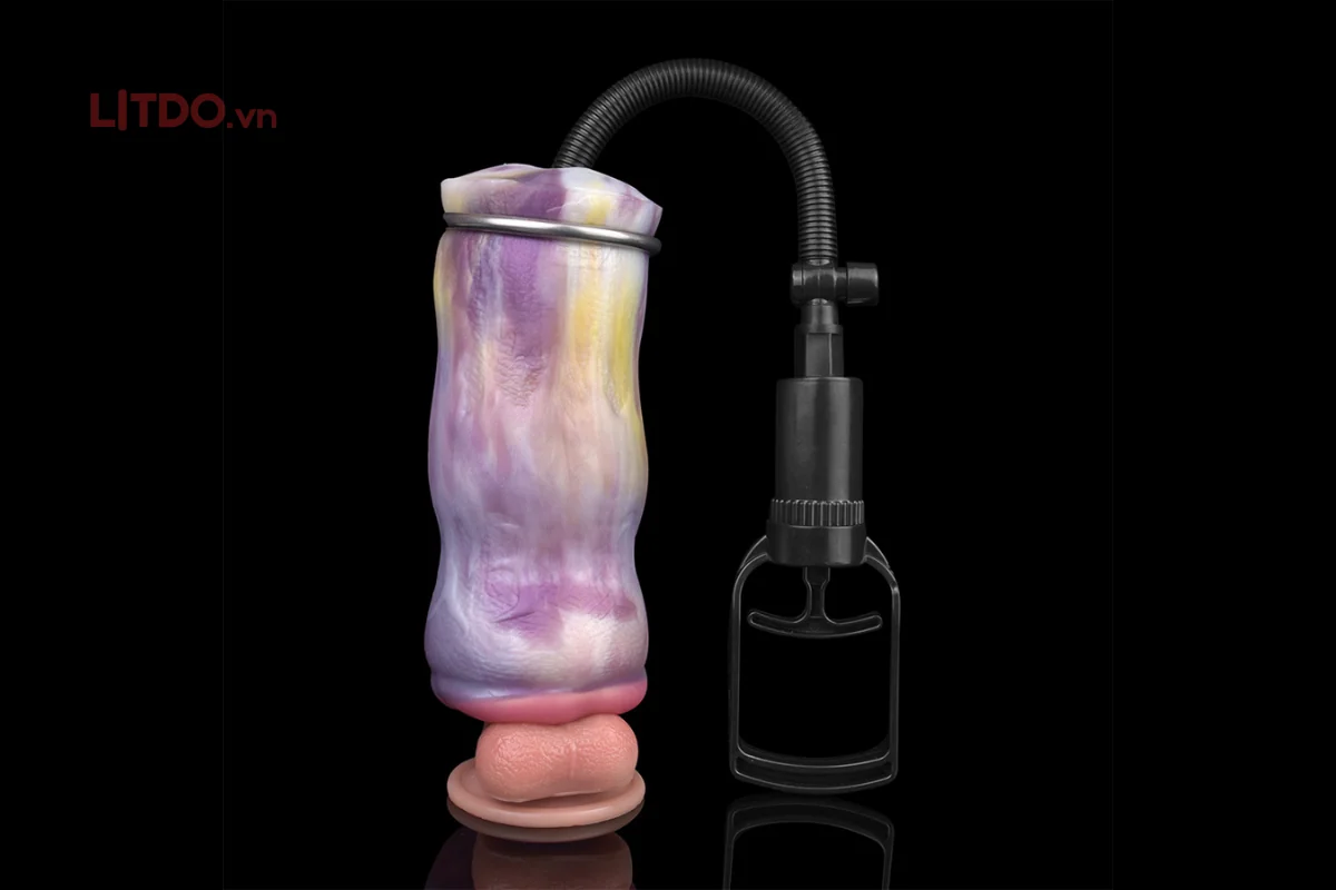 Hình ảnh côc thủ dâm có bơm hút được điều chỉnh bằng tay.