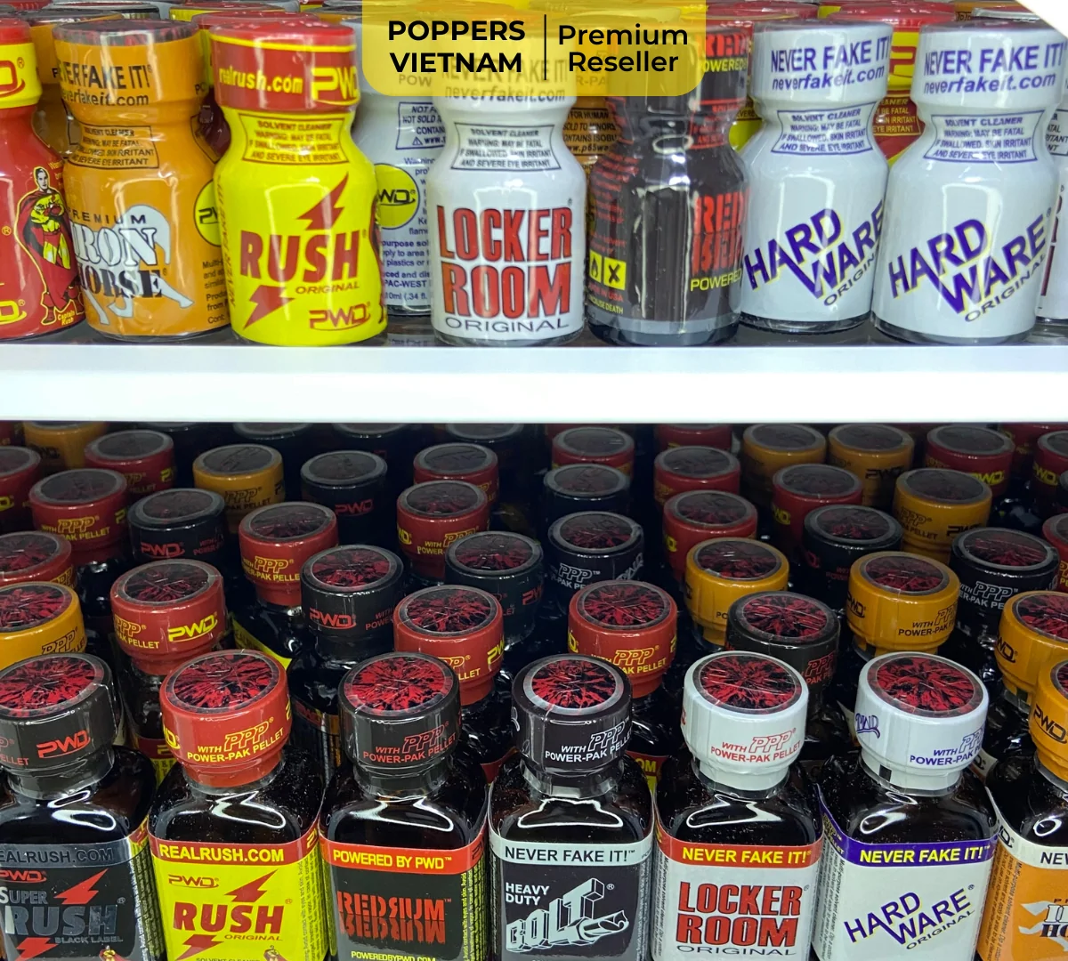 Hình ảnh các chai Poppers Rush nhập khẩu chính hãng được sắp xếp gọn gàng tại Poppers Việt Nam
