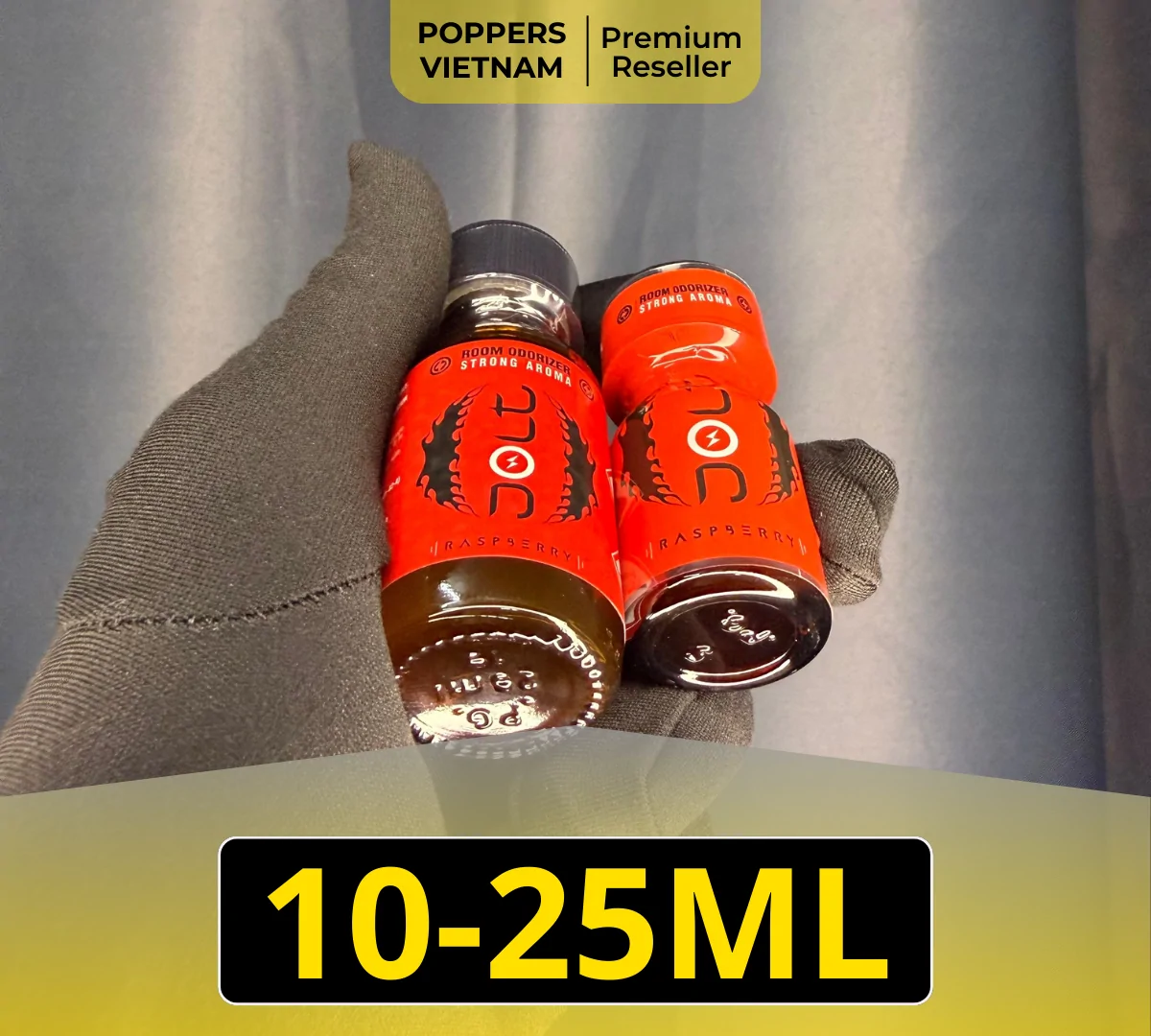 Ảnh chụp chai popper thứ 2 trong nhóm thơm nhất: Jolt Raspberry 10ml. Sản phẩm có màu đỏ chủ đạo kết hợp với logo "JOLT" màu đen độc đáo.