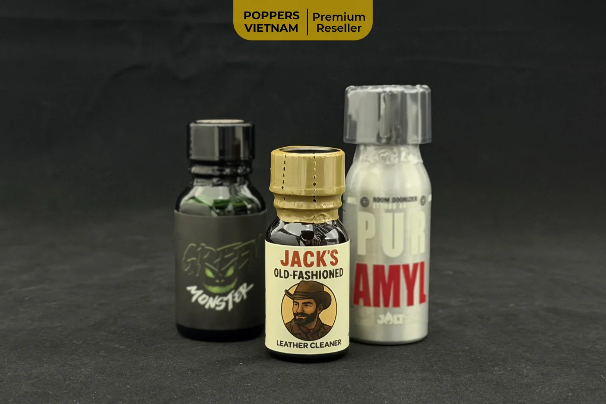 Hình ảnh là 3 chai popper phù hợp cho thủ dâm với Jack Old Fashioned 10ml là điểm nhấn.