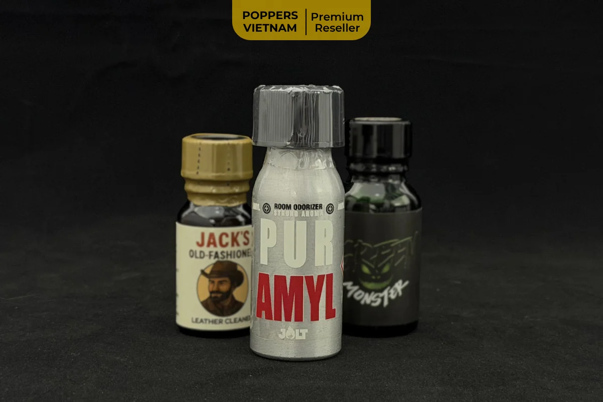 Hình ảnh là 3 chai popper phù hợp cho thủ dâm với Jolt Amyl 25ml là điểm nhấn.