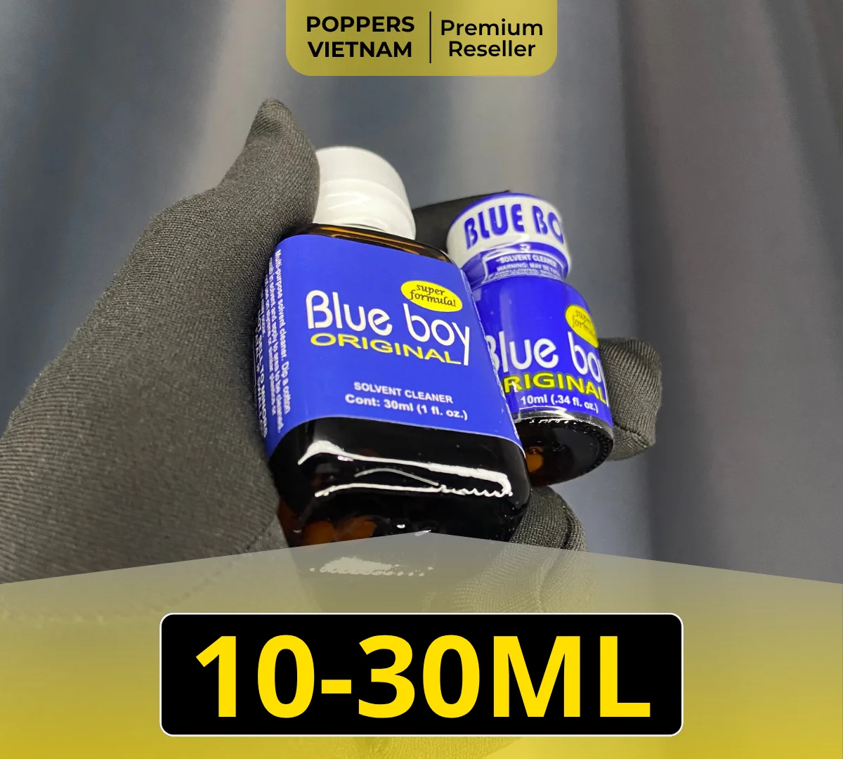 Hình ảnh là 2 chai popper Blue Boy 10ml và 30ml. Nhãn chai với thiết kế màu xanh dương là chủ đạo tạo cảm giác thanh mát.